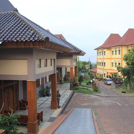 Ciptaningati Hotel Batu  Zewnętrze zdjęcie