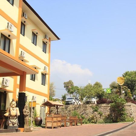 Ciptaningati Hotel Batu  Zewnętrze zdjęcie
