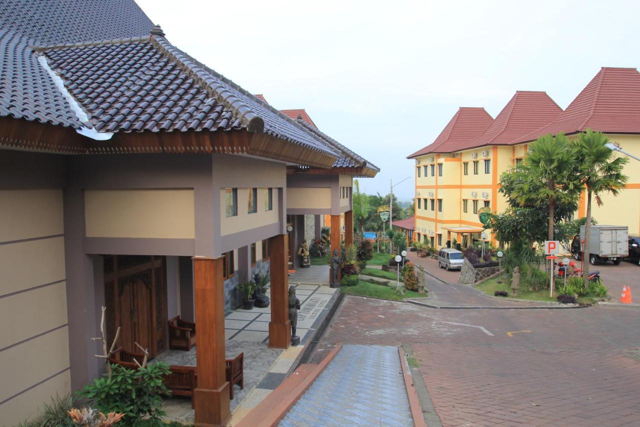 Ciptaningati Hotel Batu  Zewnętrze zdjęcie
