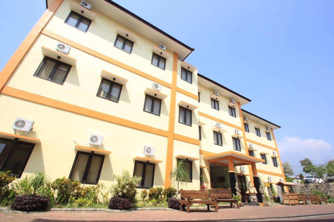 Ciptaningati Hotel Batu  Zewnętrze zdjęcie