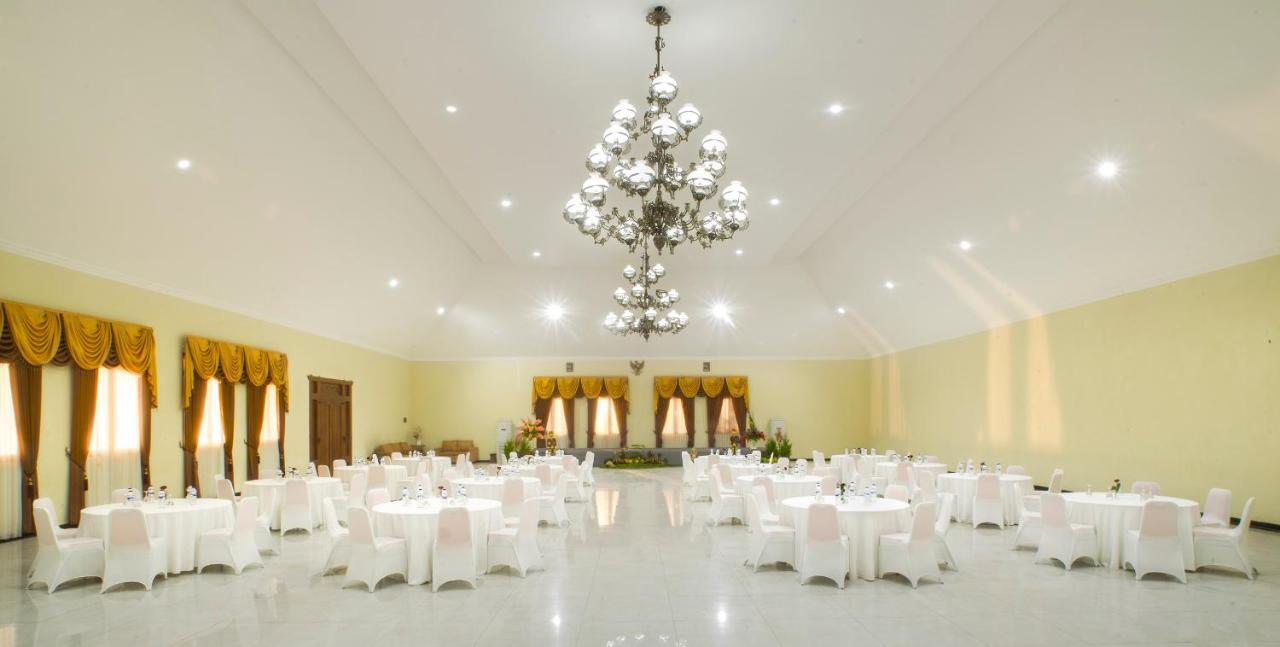 Ciptaningati Hotel Batu  Zewnętrze zdjęcie
