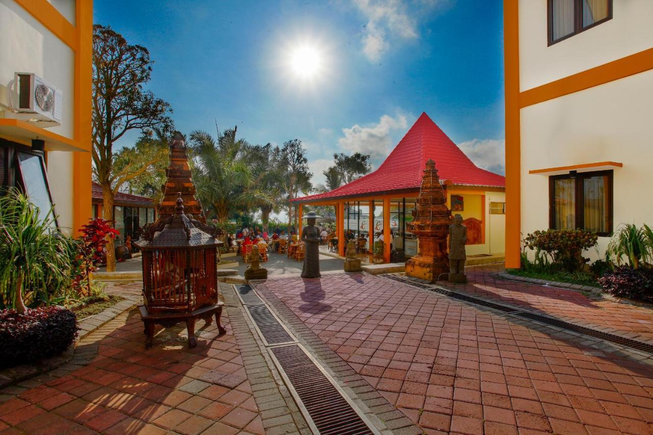 Ciptaningati Hotel Batu  Zewnętrze zdjęcie